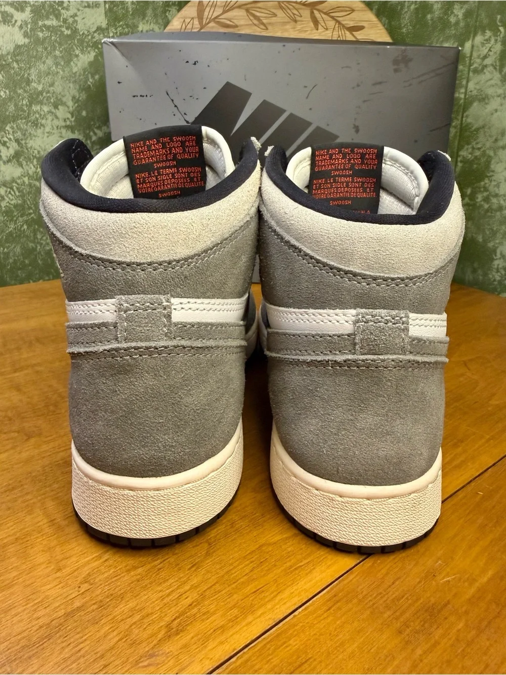 Nike Air Jordan 1 Retro High OG DZ5485-051 Size 6Y